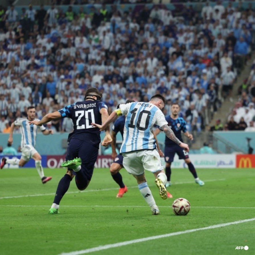 uno más lio, solo queda uno! ☝️ 

#Messi es más grande que la suma de las partes de #Argentina 

#VamosArgentina por #Messi𓃵