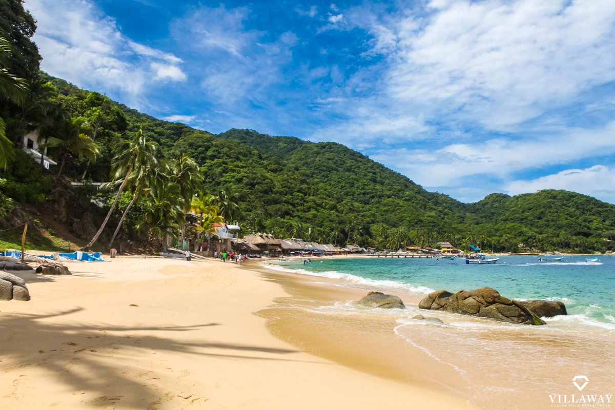 VILLAWAY's tweet photo. There are notable day sailing trips to take from Puerto Vallarta’s picturesque port. One of the best is Playa Las Animas, a stunning beach with an island vibe. 🌴 

#Villaway #luxuryvacation #luxuryvilla #vacationrental #vacationhome #privatevilla #luxurytrips #travel https://t.co/JxnvhXlwVn