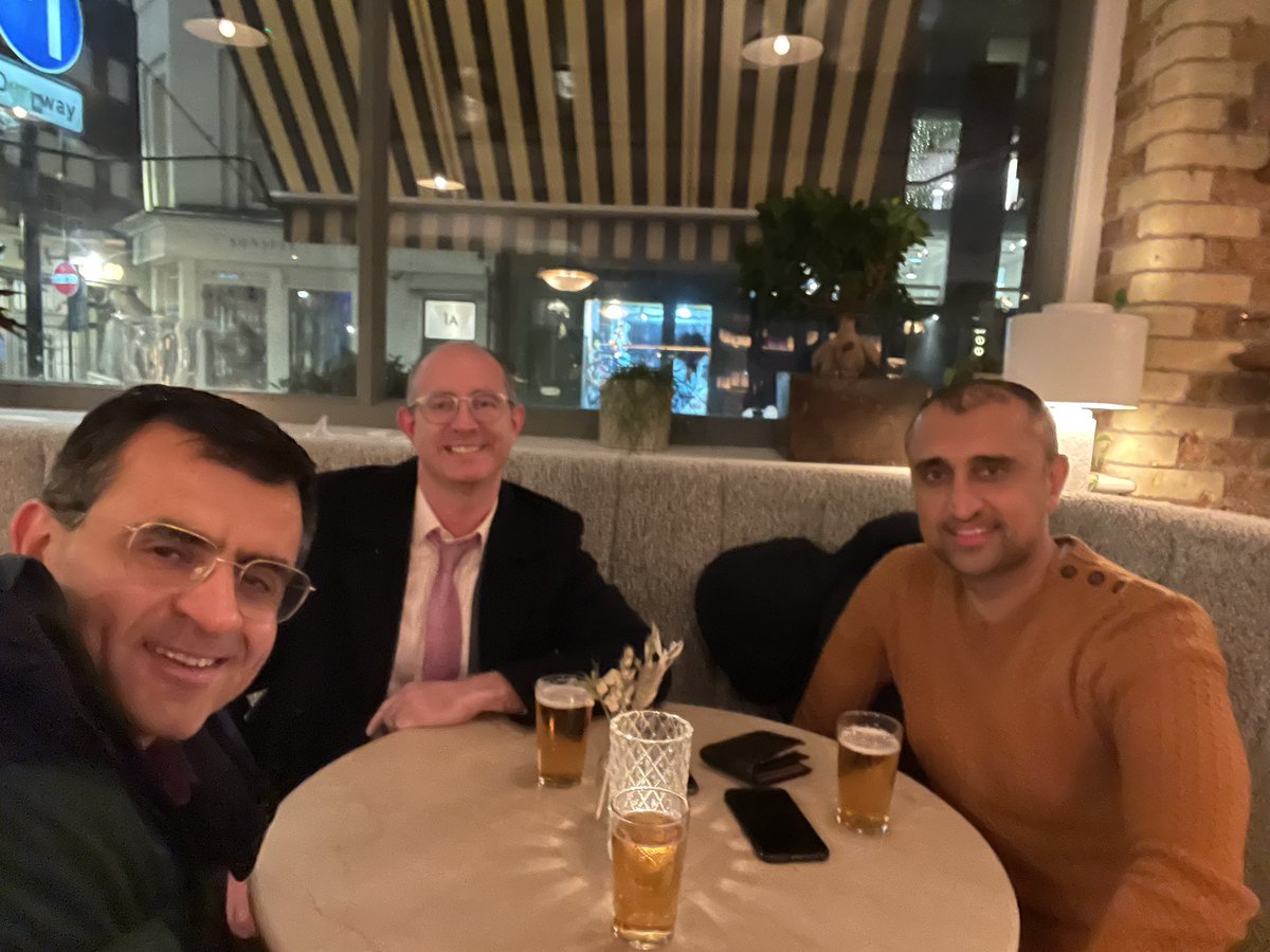 Lots of smiling faces  at the <a href="/NHSHomerton/">HHFT</a> <a href="/HUHOrthopaedics/">Homerton Orthopaedics</a> team fabulous #Xmas dinner <a href="/Dishoom/">Dishoom</a> .Its the most wonderful time of the year. #christmas2022 #ChristmasParty