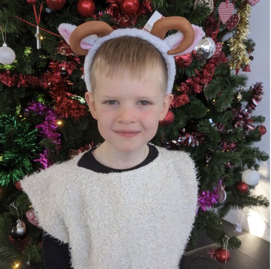 Definitely feeling festive now 🎄⛄️❄️ took a hot water bottle to the school nativity in -7 

#nativity #babyboy #sheep #ItsBeginningToLookALotLikeChristmas