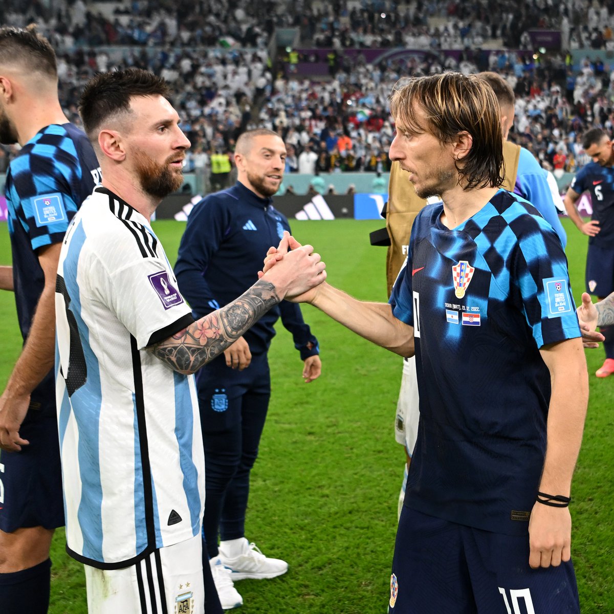 fifaworldcup_es's tweet photo. Grandeza. 

🇦🇷🤝🇭🇷 https://t.co/z5zdfNjqsY