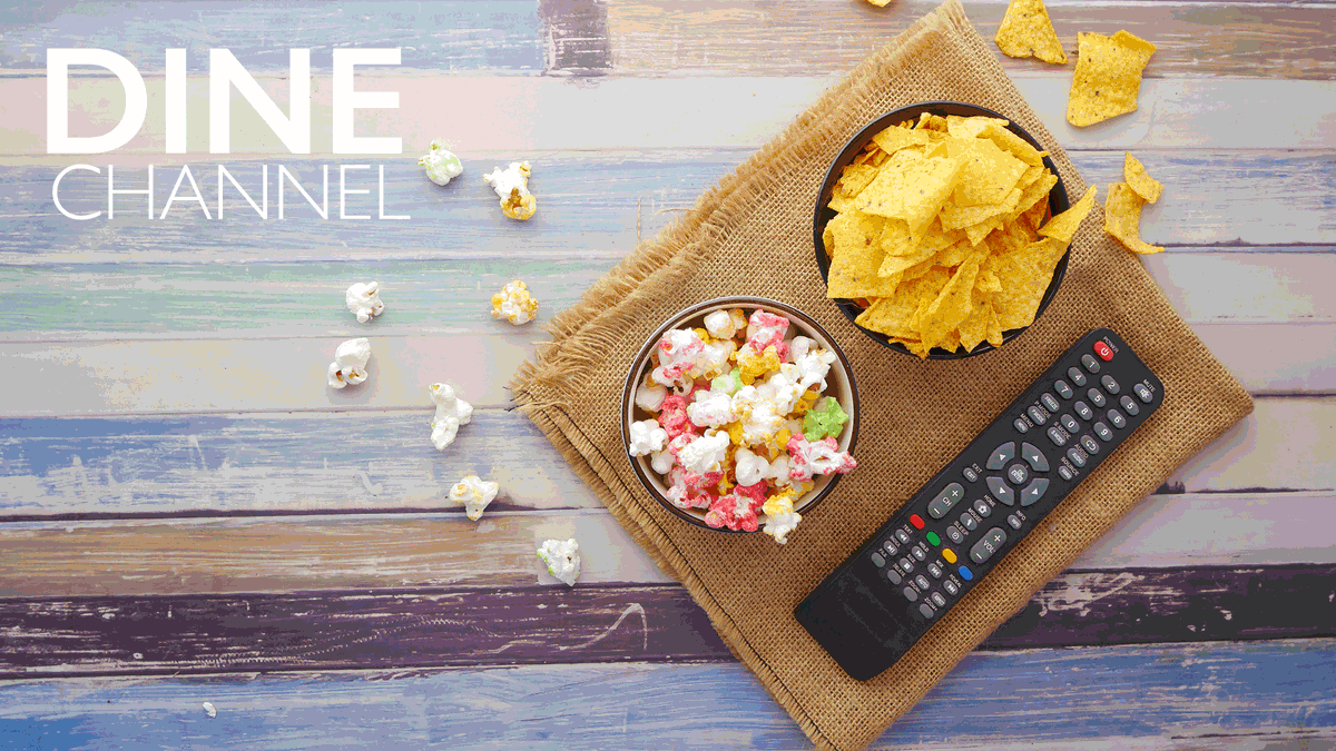dinechannel's tweet photo. Home snacking w/ friends on Dine. @dinechannel @MCMG101 https://t.co/GKVpDmUIHn