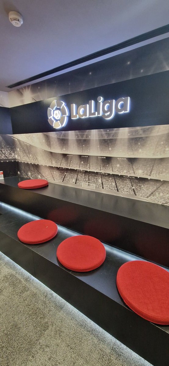 En el día de hoy @Casas_Asin Abogados ha tenido el honor de asistir a los #EncuentrosLaLigaDerechoDelDeporte organizado por la <a href="/FundacionLaLiga/">FUNDACIÓN LALIGA</a>, donde hemos explicado cuáles son las principales adaptaciones de las nuevas tecnologías aplicadas al fútbol en el ámbito jurídico