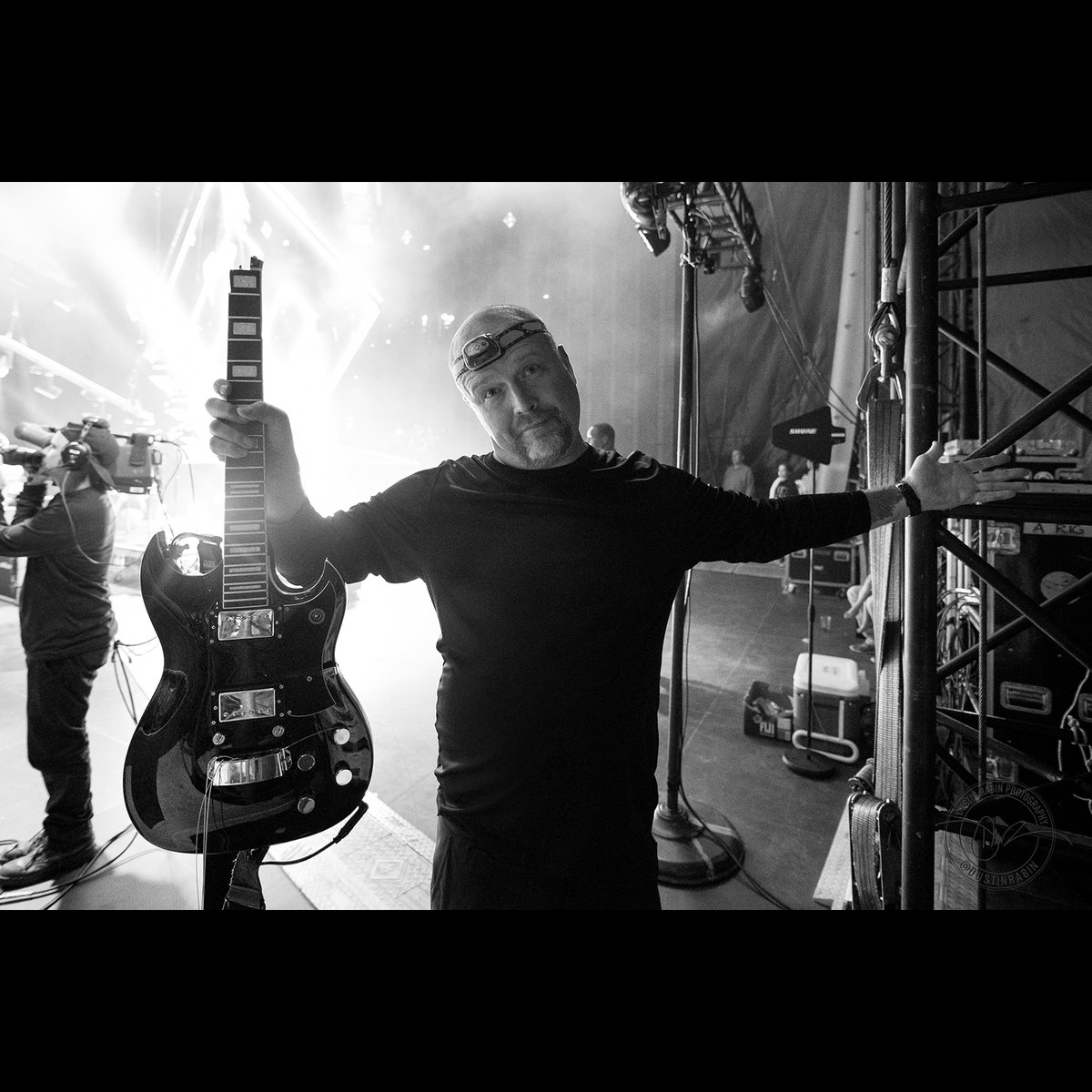 dustinrabin's tweet photo. 8/8
#foocrew #FooFighters
Andy Pollard (RIP), Salar Rajabnik, Samon Rajabnik, Ruff Stewart, Patrick Svenning, Geof Templeton, Claire Van Herk, Yeti Ward, Will Whitaker, Scott Wilson, Bryan Worthen... I hope I didn't leave anyone out. https://t.co/pWHpUoLb8I