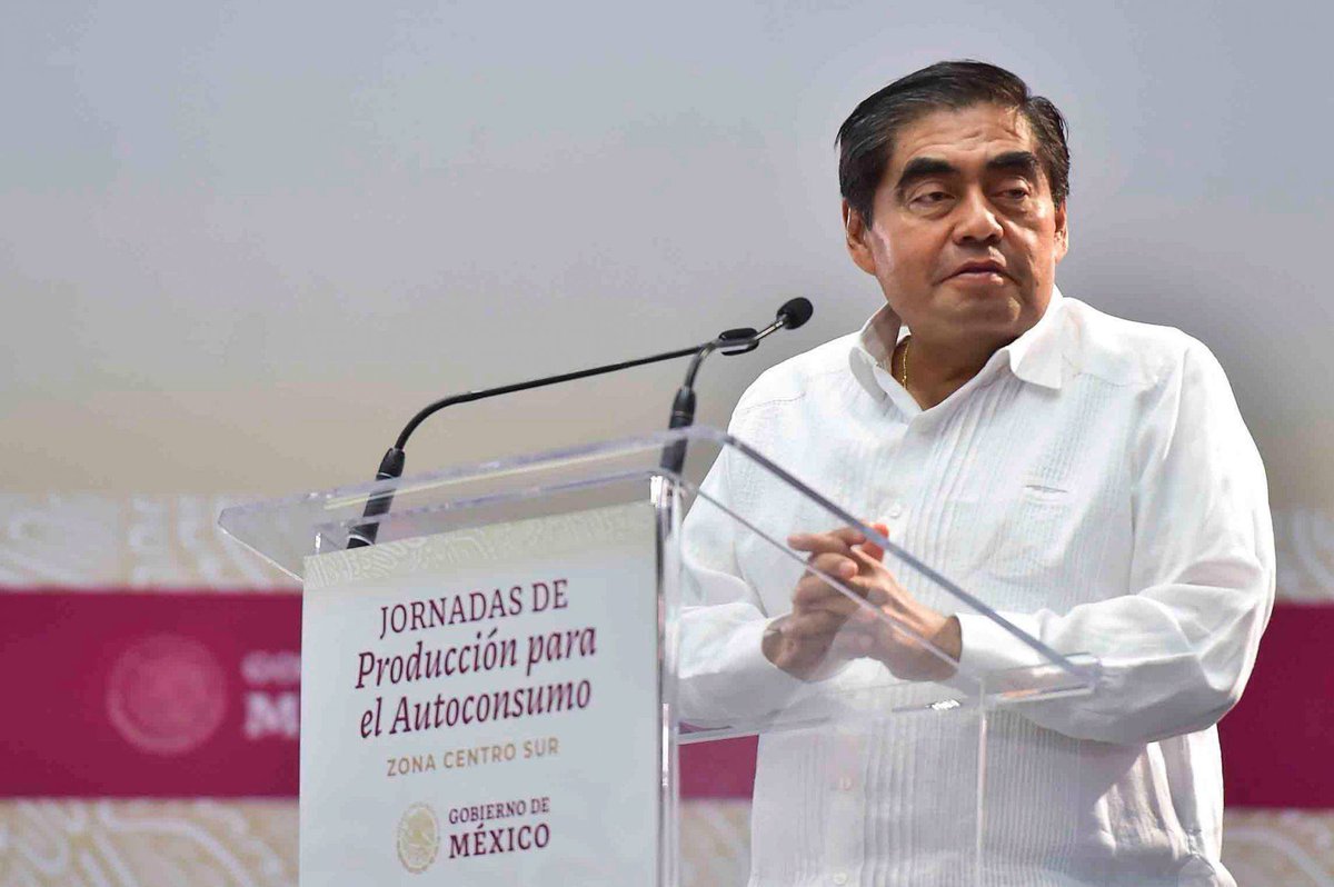 losexpulsados's tweet photo. #FueraDeFutbol
El presidente López Obrador por medio de sus redes sociales ha confirmado el fallecimiento del Gobernador de Puebla, Miguel Barbosa.
Hasta el momento se desconocen las causas, solo se sabe que por la mañana fue ingresado al hospital.
Descanse en paz. https://t.co/IhyAvHwY0c