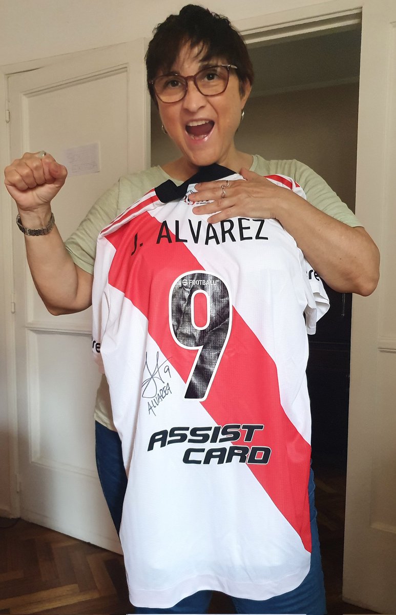Oliruizparedes's tweet photo. GRACIAS VIEJA POR HACERME HINCHA DEL MAS GRANDE https://t.co/rWLayPo92Q