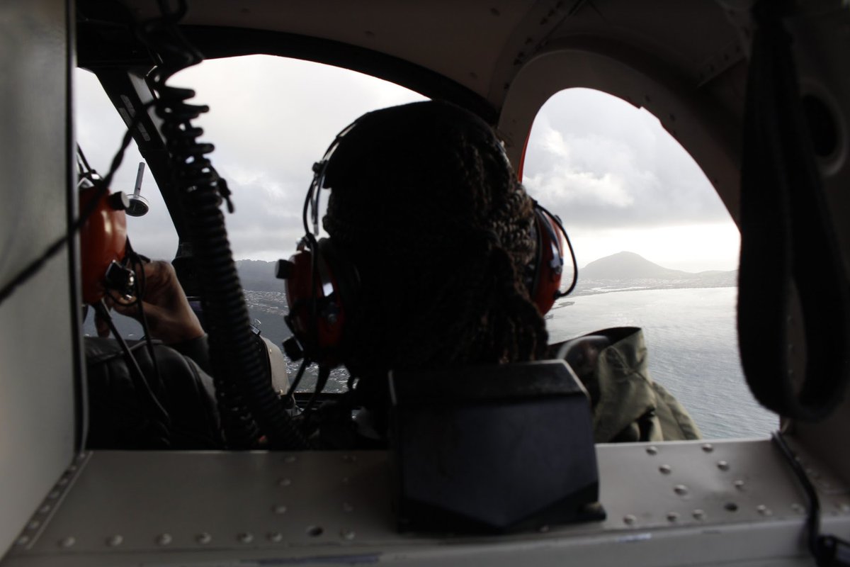 MagnumHelo's tweet photo. 📷 Thank you pilot Jeff for this photo! 

#helicoptertour #pov #pilotpov #hawaii #thingstodoinhawaii https://t.co/t5KeDi69ZA