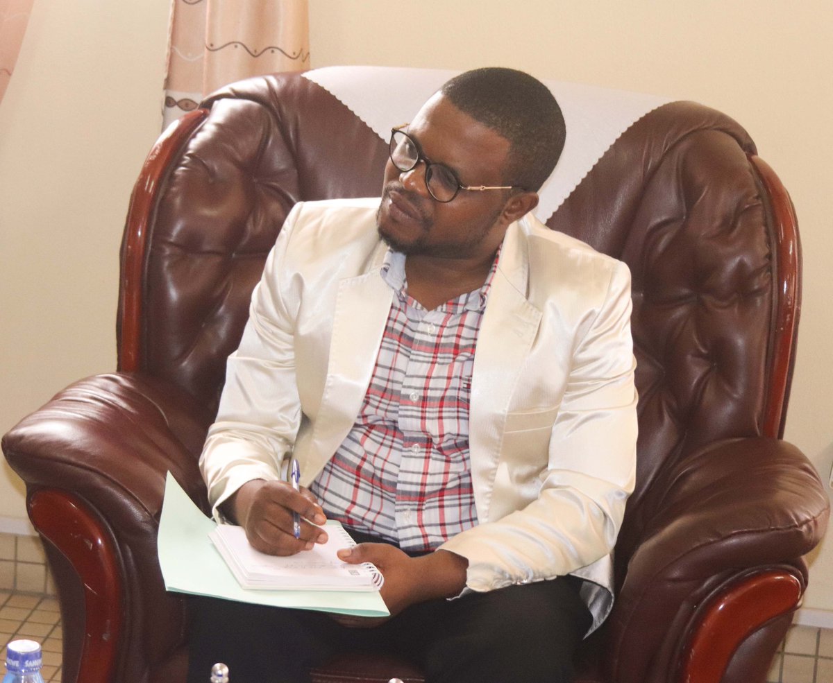 MinCoMedia's tweet photo. Les échanges entre le @mincotim et le Bureau de l'#UNESCO en #Afrique Centrale ont porté sur la coopération dans différents projets du secteur dont le renforcement du cadre légal, la Vulgarisation des recommandations issues des #EGCM, la pérenisation des radios communautaires,.. https://t.co/IiuQC5DEmY