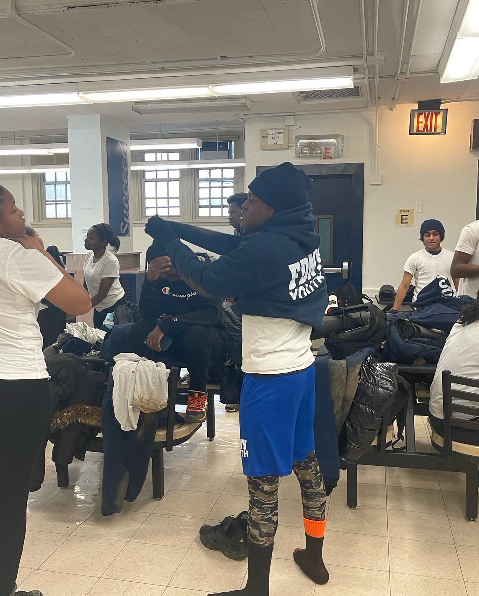 FdnyHighschool's tweet image. DID SOMEONE SAY LAUNDRY!!?!?! Thank goodness for our campus laundry room! Our seniors are able to wash all the hard work out their clothes to restart fresh tomorrow 😂😂😂 #laundry #pt #emtclass #fdnyhs4life #fdnyhsstrong #livingthedream #bknhs