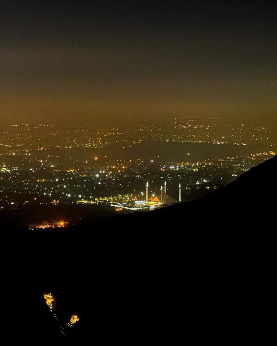 LandofPakistan's tweet image. Night View of Islamabad from Margalla Hills Pakistan.