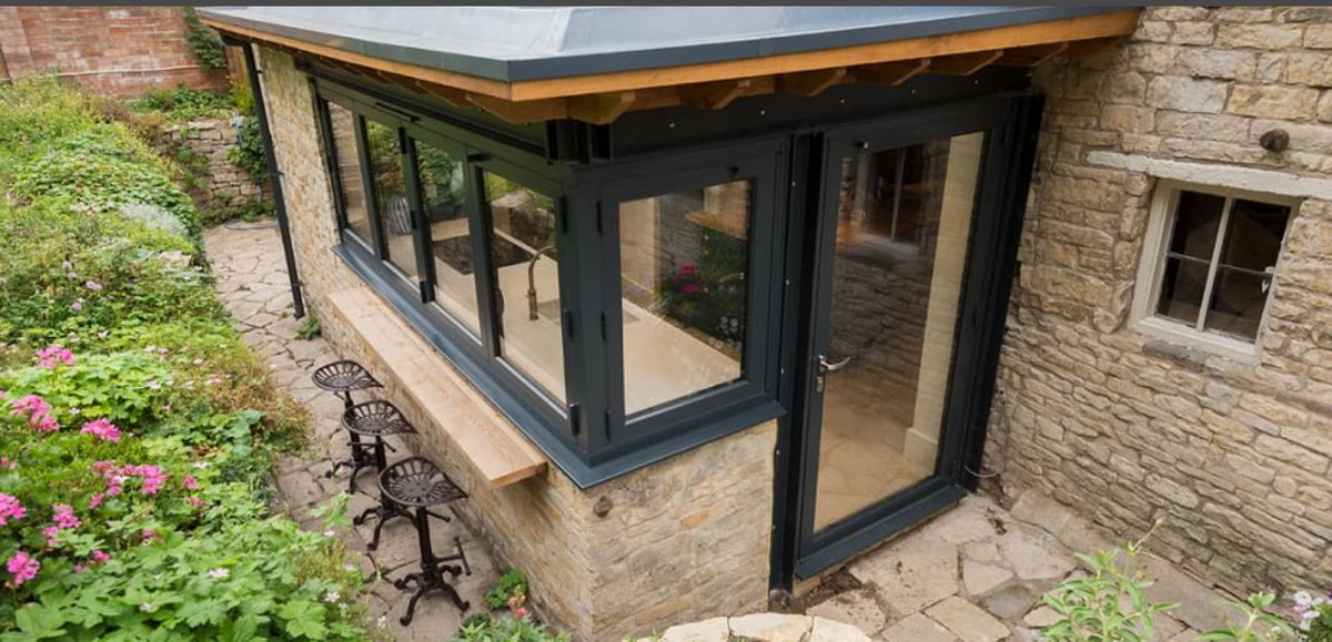 GlassHouseDG's tweet image. Versatile and functional,  Origin Global bi-folding windows feature slim sightlines and large openings, ideal for brightening up a home: buff.ly/3rSFeUx #originwindows #bifoldwindows #architecture