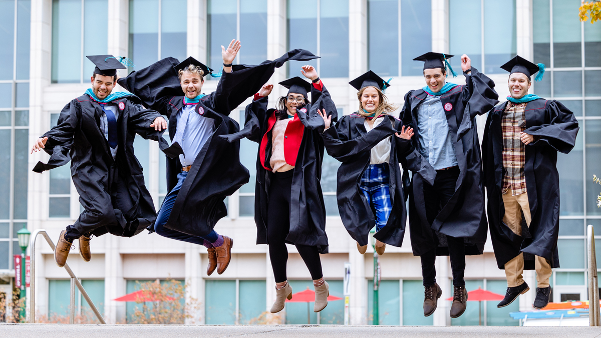 IUONeill's tweet photo. Congratulations to our December graduates in the O'Neill Class of β22! Our mission is to lead for the greater good and we know our graduates will go out into the world to do just that. #IUBgrad22 #oneillgrad @IUBloomington https://t.co/iuD9SWUEmM