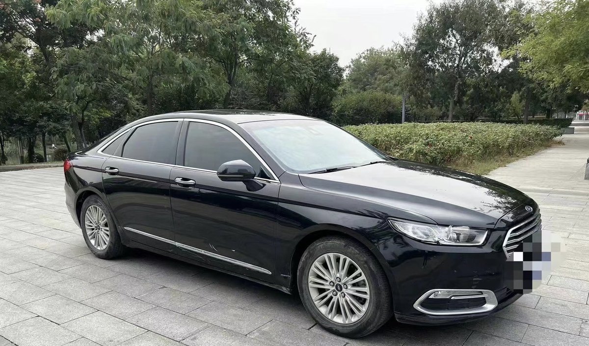 资产处置抵押到期不过户17年11月福特金牛座，6万公里，2.0T，官方指导价25万，一键启动，多功能方向盘，定速巡航，真皮座椅，双电动座椅，座椅加热，8英寸中控液晶屏，倒车影像，全景天窗，后排座椅电动调节，配置简直太高了，老板的必选车型 两把钥匙 抵押银行 浙B户