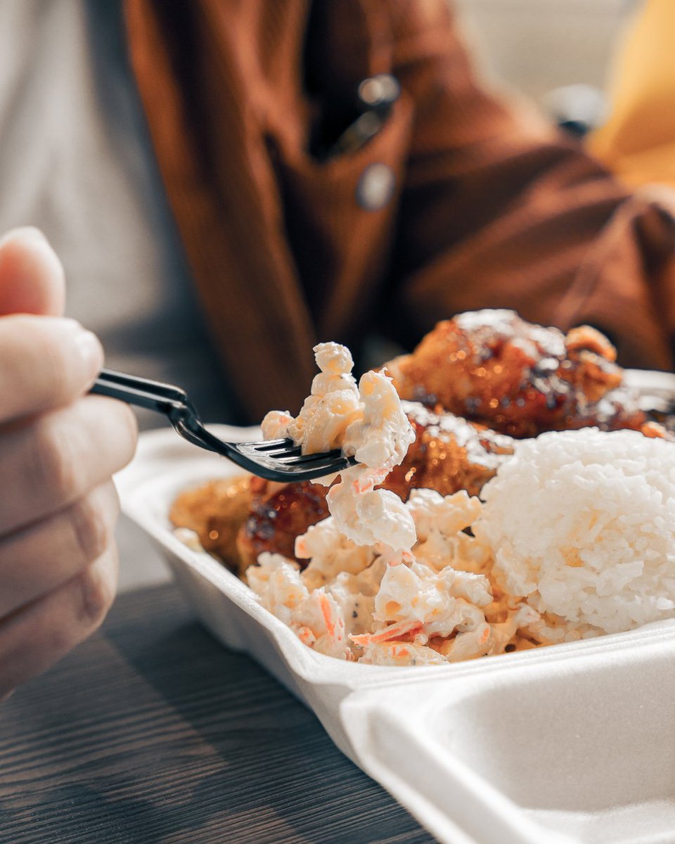 mobettahs's tweet photo. There is no recipe like our mac salad! Seriously, it's one of a kind! Our founder, Kalani, spent 2 years
crafting our current recipe to tasty perfection and we have proudly served it from day one! Do you enjoy a
scoop of mac? #macsalad #mobettahs #platelunch #hawaiianplatelunch https://t.co/SHTLIKdnxt