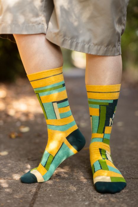 SockDreams's tweet image. Nerds unite! 

US shoe size: men&apos;s 7-12, women&apos;s 9-14.
Stretch around leg, 15&quot; at cuff

sockdreams.com/big-ol-word-ne…
#nerdythings #giftideas #socks