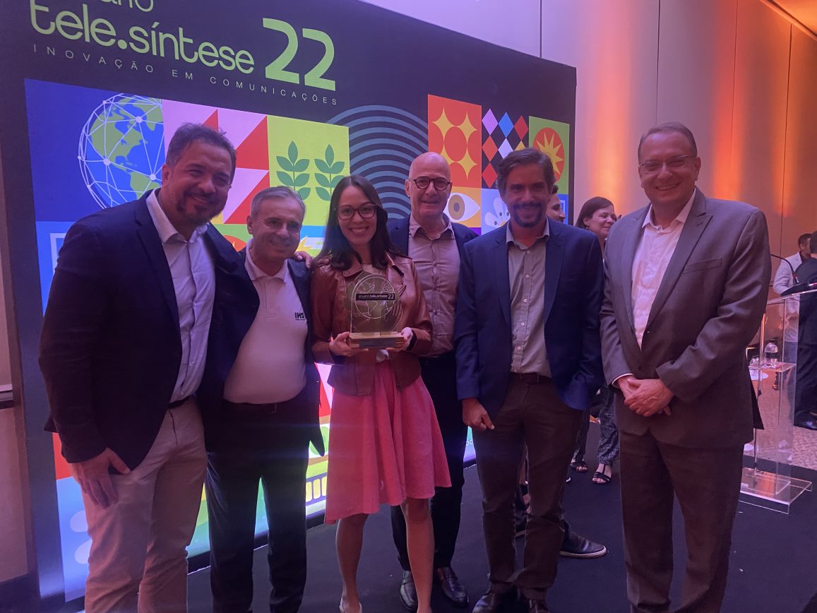 sam1darwish's tweet photo. Incredibly proud to see #IHSBrazil recognized at the Tele.Síntese awards for their role in bringing connectivity to some of Brazil’s largest favelas. Huge congratulations to our Brazil team! #connectivity #innovation #Brazil https://t.co/PcJWNvma4I