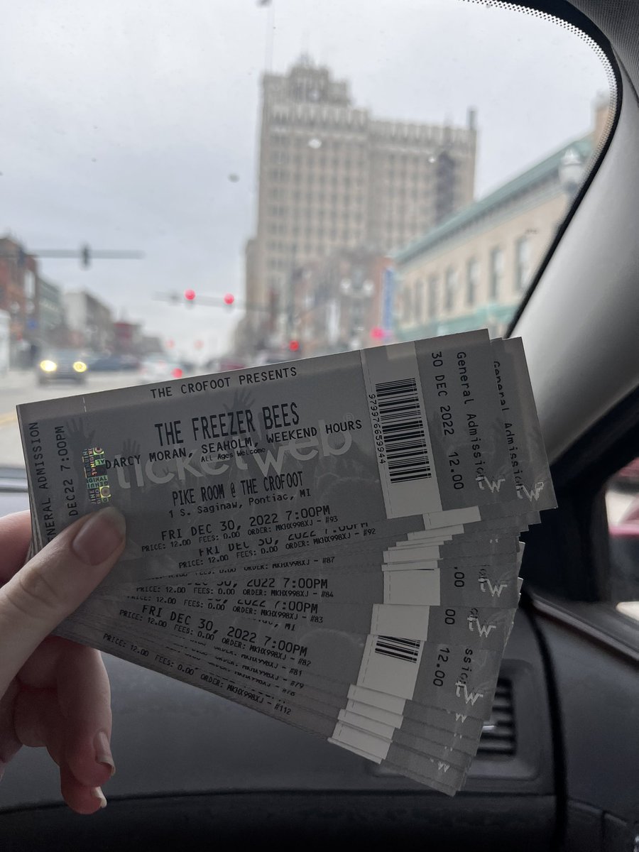 darcyymoran's tweet photo. selling $12 fee free tickets for our show with @TheFreezerBees @seaholmbandmi and @weekendhours !! message me to claim yours :) https://t.co/LYrwsdmt8S