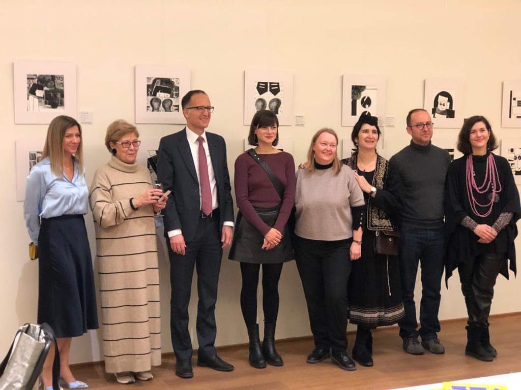 Travel_2Romania's tweet photo. Pe urmele "Bauhaus" în #București
Ieri,la #ARCUB Gabroveni, Ambasadorul Dr. @PeerGebauer, #Germany împreună cu partenerii de proiect,a prezentat proiectul de arhitectură "EMA & OMA. Vechiul și noul #Bauhaus". 1/4
https://t.co/a7DWFMYZCO https://t.co/SxlCyDCHYV