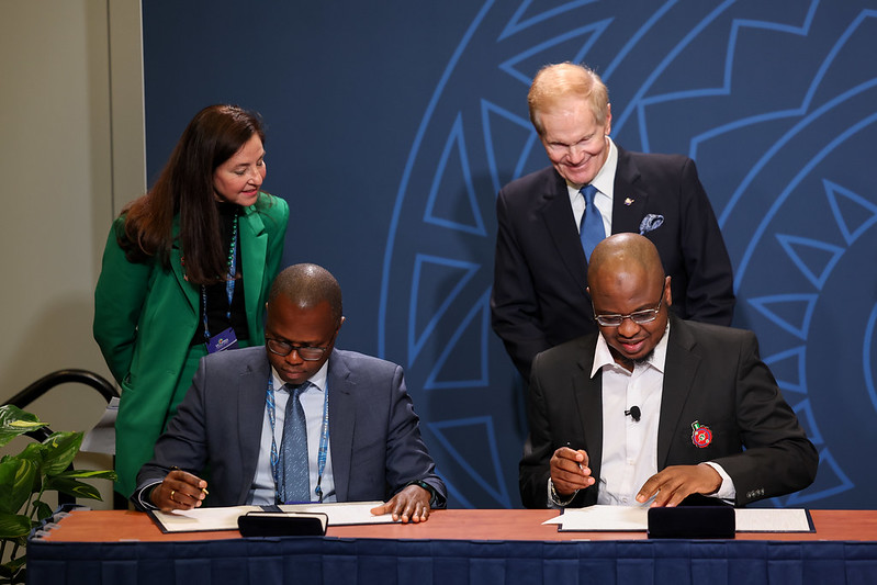 Space isn't a national effort—it's a global one. 

The #Artemis Accords establish a framework to guide responsible, transparent behavior in space. Today, we expand our partnership with Rwanda &amp; Nigeria as signatories, the 1st African nations to do so. nasa.gov/feature/nasa-w…