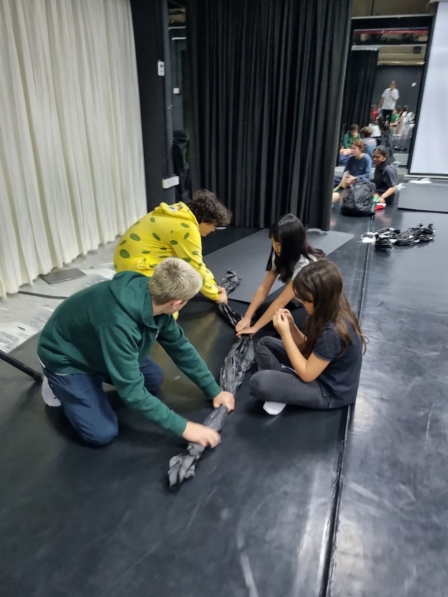 Bringing the Energy with Mentor Monday yesterday. It was a treat to have my G8 classes teach and work with our G5 students. We shared the key principles of puppetry and a special Work in Progress showing of our upcoming play. @dencoates @jessboerema @acsabudhabi #acsabudhabi