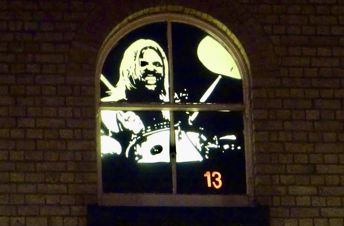 TheWarrenYP's tweet photo. Day 13 of our Alternative Advent Windows marks the passing of @foofighters drummer @taylorhawkins earlier this year sparking a huge outpouring of love. ❤️ @Musicsupport_uk @MusiCares @foofighters @diymagazine @laurenlaverne #WarrenWindows https://t.co/YF9esmX7Vl