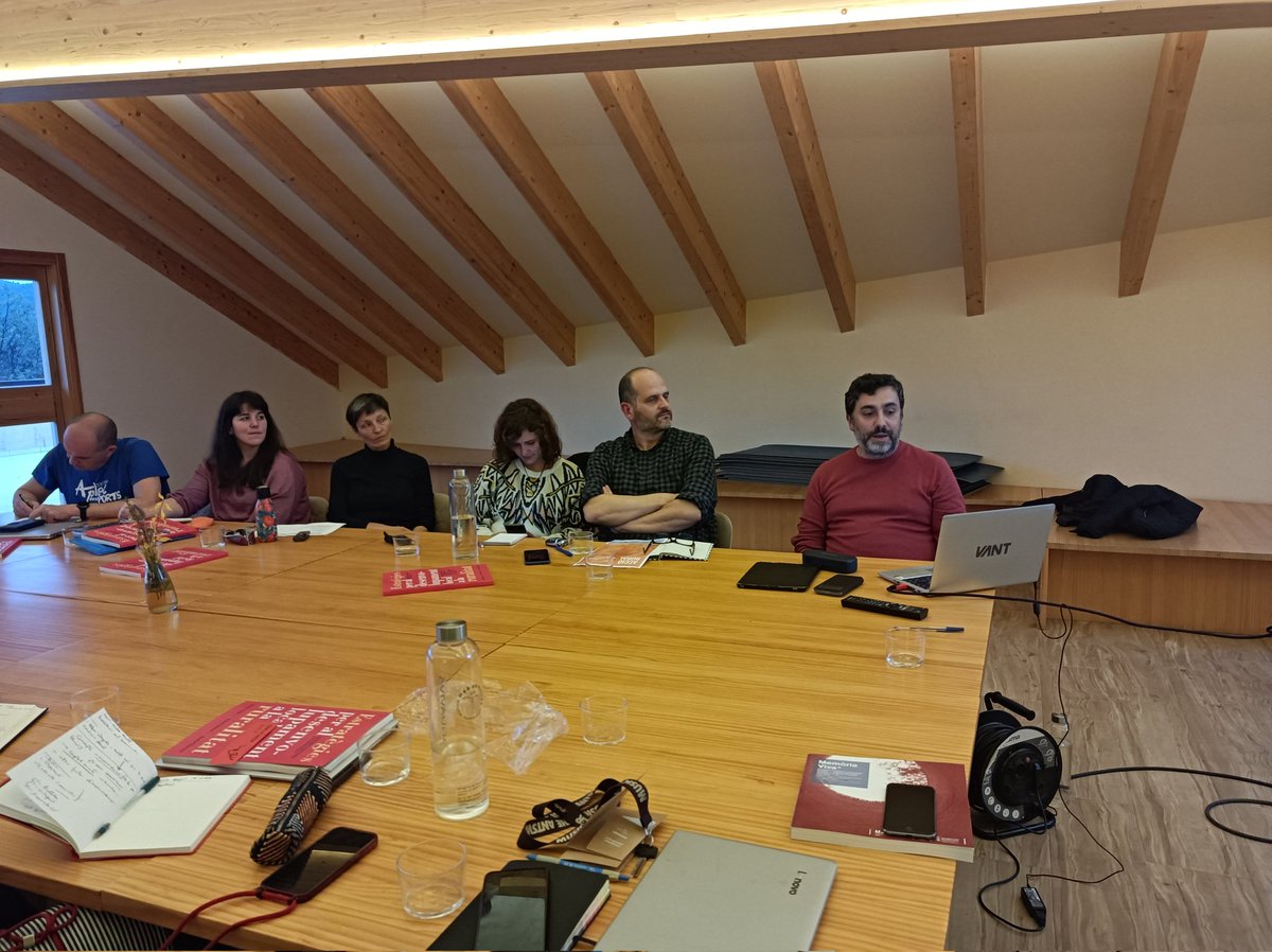 peuuji's tweet photo. La darrera presentació a les Jornades d'Acció Rural ha sigut el Museu Pedagògic de Castelló. L'ha realitzada Tomás Segarra. Una de les iniciatives estrela és el programa Les Escoles dels Masos, que pretén recuperar la memòria pedagògica dels espais rurals.

@UJIuniversitat https://t.co/ZlX4oQ4arU