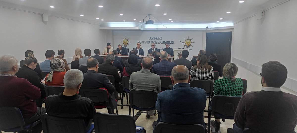 akcankaya's tweet photo. Haftalık olağan Yönetim Kurulu toplantımızı İlçe Başkanımız sayın Mustafa HASGÜL'ün başkanlığında İl YK üyemiz Sayın Hamdi BALABAN'ın katılımıyla gerçekleştirdik.

#ÇankayaİçinÇalışıyoruz @hakanhanozcan @mustafahasgul https://t.co/oS9fOMBuTD