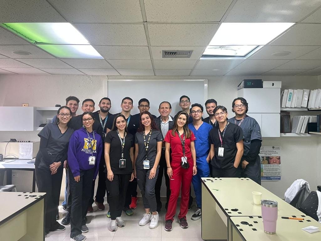 At #GIA head and neck we were able to learn more from the Otorhinolaryngology service, carrying out our workshop "Surgical approaches to the facial region" 💯🙌🏼
#UANL #anatomy
