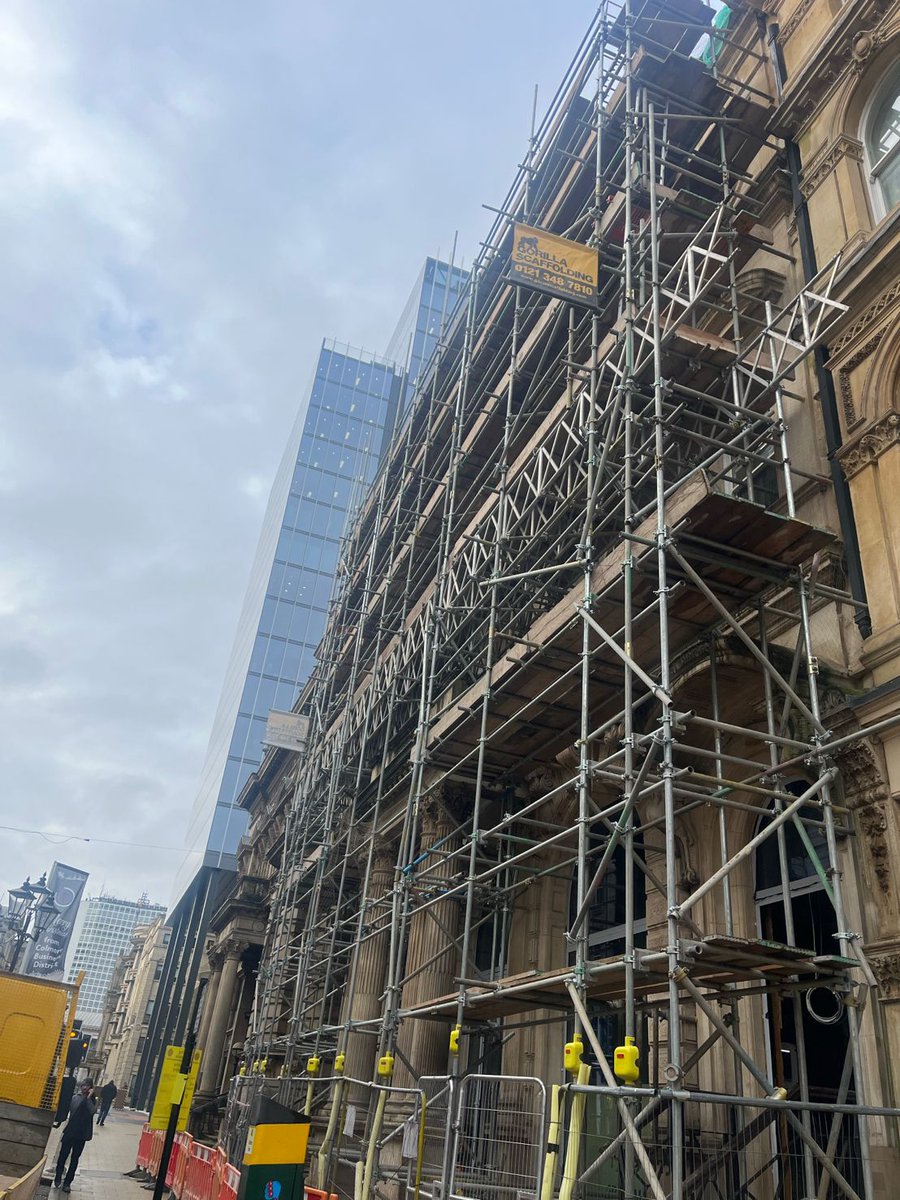 GorillaScaffold's tweet photo. Getting the final lift on at our Colmore Row project 🦍🦍🦍 https://t.co/auUVNce4lo