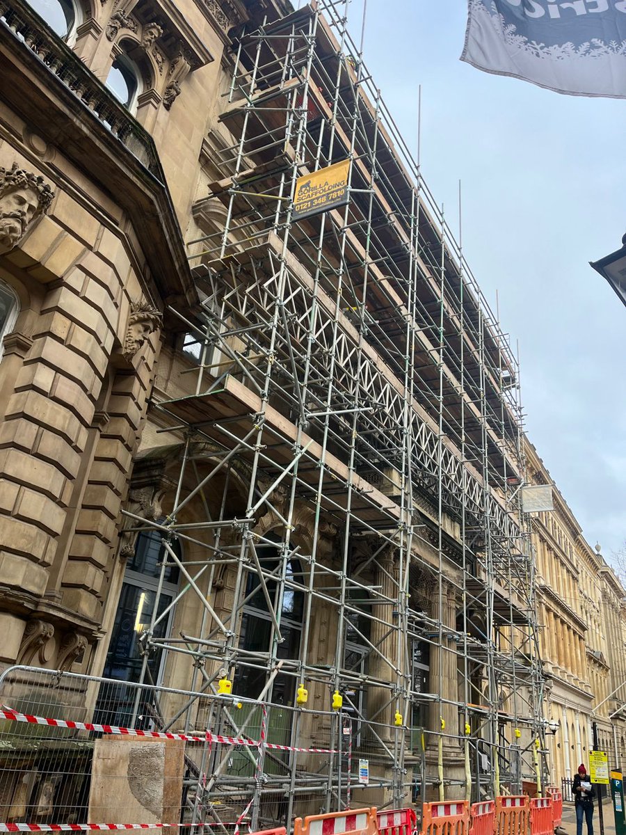 GorillaScaffold's tweet photo. Getting the final lift on at our Colmore Row project 🦍🦍🦍 https://t.co/auUVNce4lo