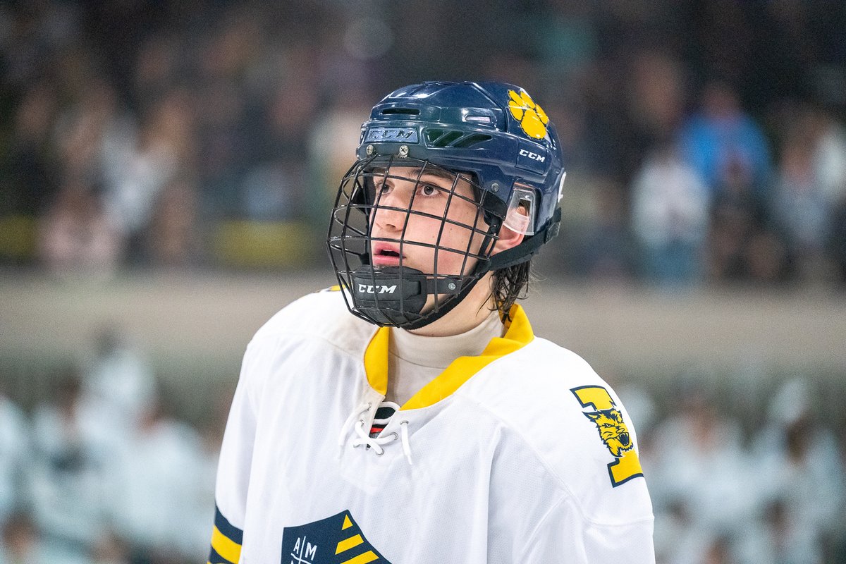 SIHSH0CKEY's tweet photo. Senior Captain Bia Savarino had another big weekend for the Cats, adding two goals to his total on Saturday in the win over Shade Side Academy.

Through 11 games, Bia leads the team in goals and is tied for the team lead in points (9G, 4A).

#GoCats | #Family https://t.co/JKIc75xWF8