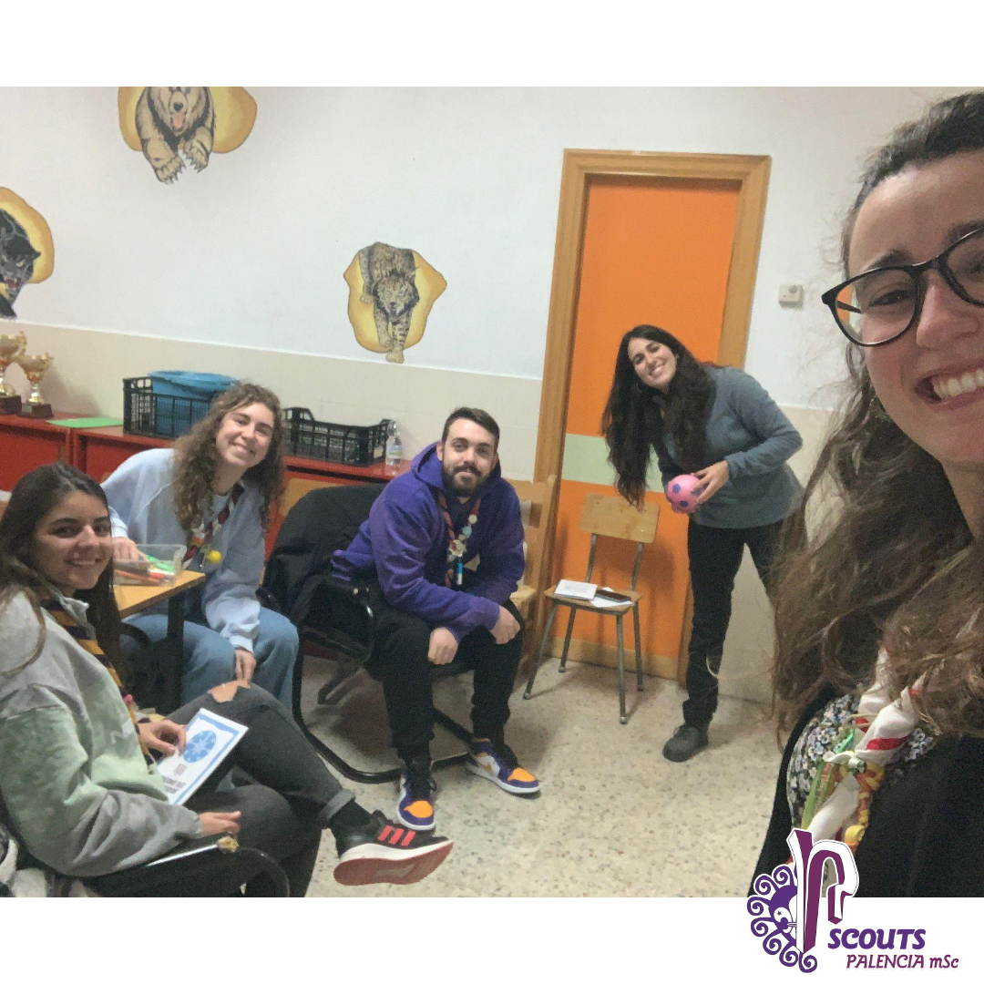 scoutspalencia's tweet photo. Este mes de noviembre, los responsables de exploradores recibieron una formación sobre PDJ de exploradores a cargo de Vali, monitora del @GSCastilla y que tiene experiencia en esta rama
Gracias Vali por la formación recibida. https://t.co/vX4j6aVvdC