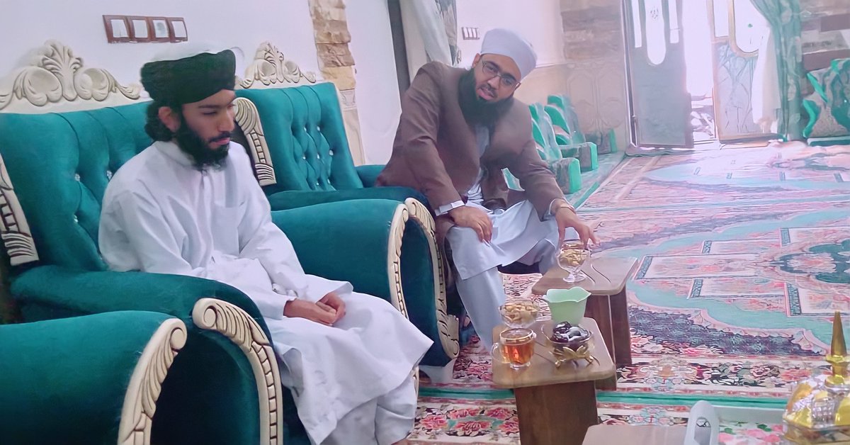 hafez_sayedzade's tweet photo. بعضی فکر می کنند که با بدنام کردن #مولانا_نقشبندی می‌توانند محبتش رو از #قلب ما خارج بکنند ولی این افراد #اشتباه #فکر می‌کنند.
#مولانا #مولانا_عبدالحمید #مولانا_نقشبندی_تنها_نیست https://t.co/SYiGYkQso3