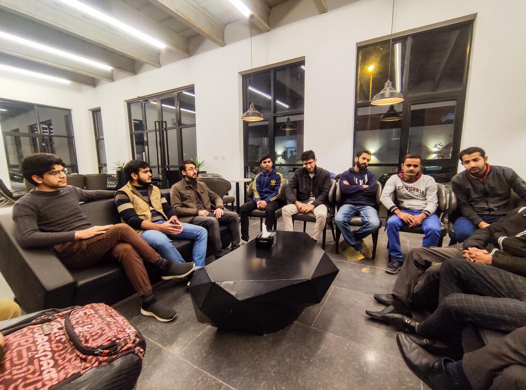 FlutterLahore's tweet image. Highlights from Flutter on Chai, a casual meetup held at @colabspk today!

Thank you @wal_33d &amp;amp; everyone for joining!

#Flutter #FlutterLahore #FlutterCommunity #FlutterPakistan