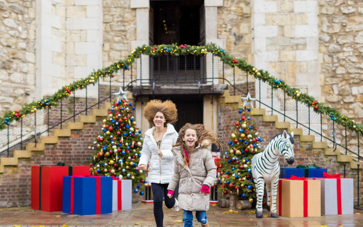 thecityofldn's tweet photo. π#Festivefamilyfun. Try family activities at @TowerBridge, 12 Days of Christmas trail at @TowerOfLondon. Or pick up a Childrenβs Visitor Trail Map and explore the City whilst enjoying the Christmas trees and lights.πhttps://t.co/Djd8R7gv2P
πΈ@HRP_palaces
#christmasinthecity https://t.co/2rDmneA2fX