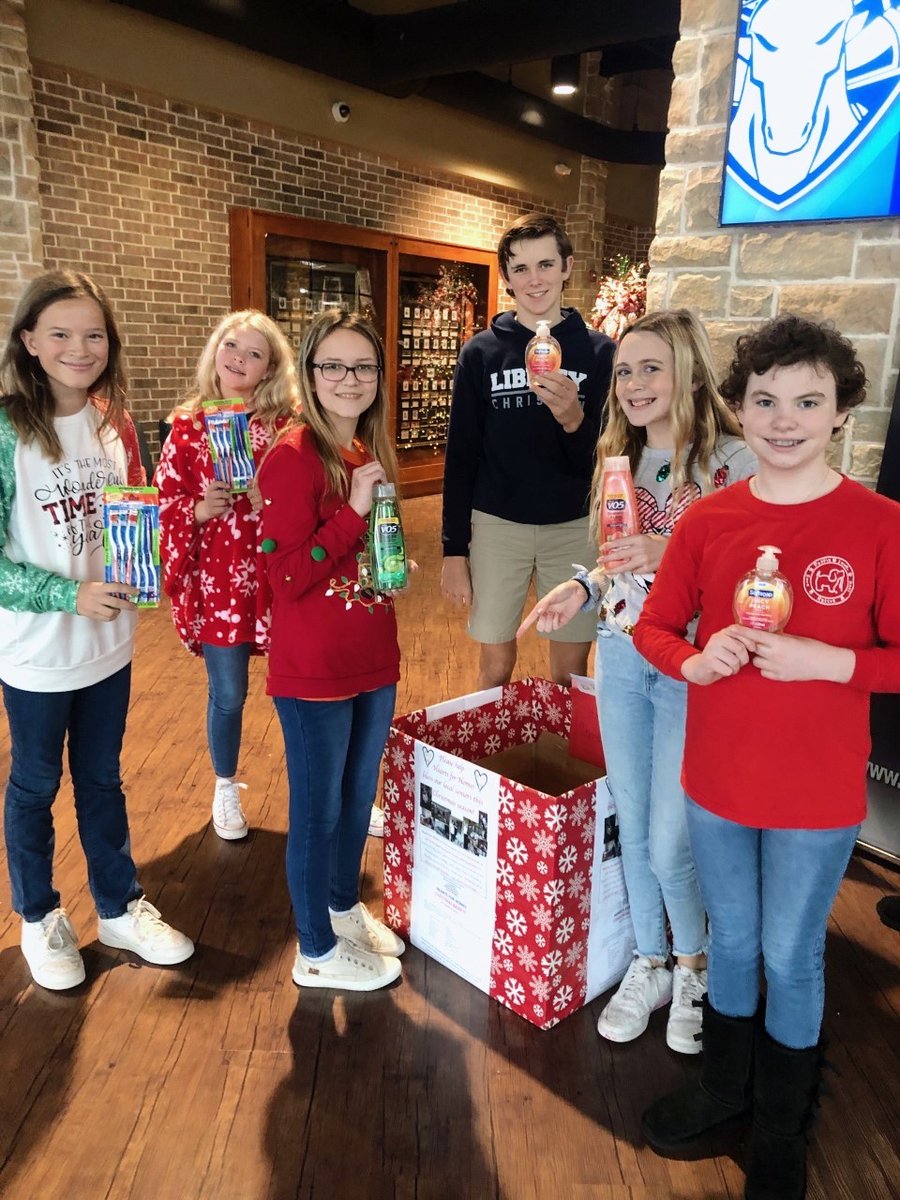 LibertyArgyle's tweet photo. Yearbook sponsored a drive through Hearts for Homes this Christmas to bless senior citizens in the area who are in need of food and basic necessities. Thank you to everyone who brought items to donate this holiday season!
#warriorfun #thewarriordifference #warriorstrong https://t.co/JBhdv1ucfA