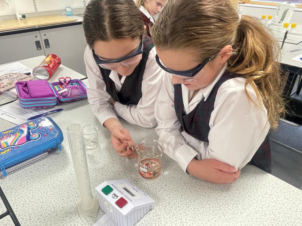 BromsPrep's tweet photo. Year 5 have been testing the solubility of candy canes in science today. #BromsYr5 #BromsScience #ScienceExperiment https://t.co/7oAQ7Ina5l