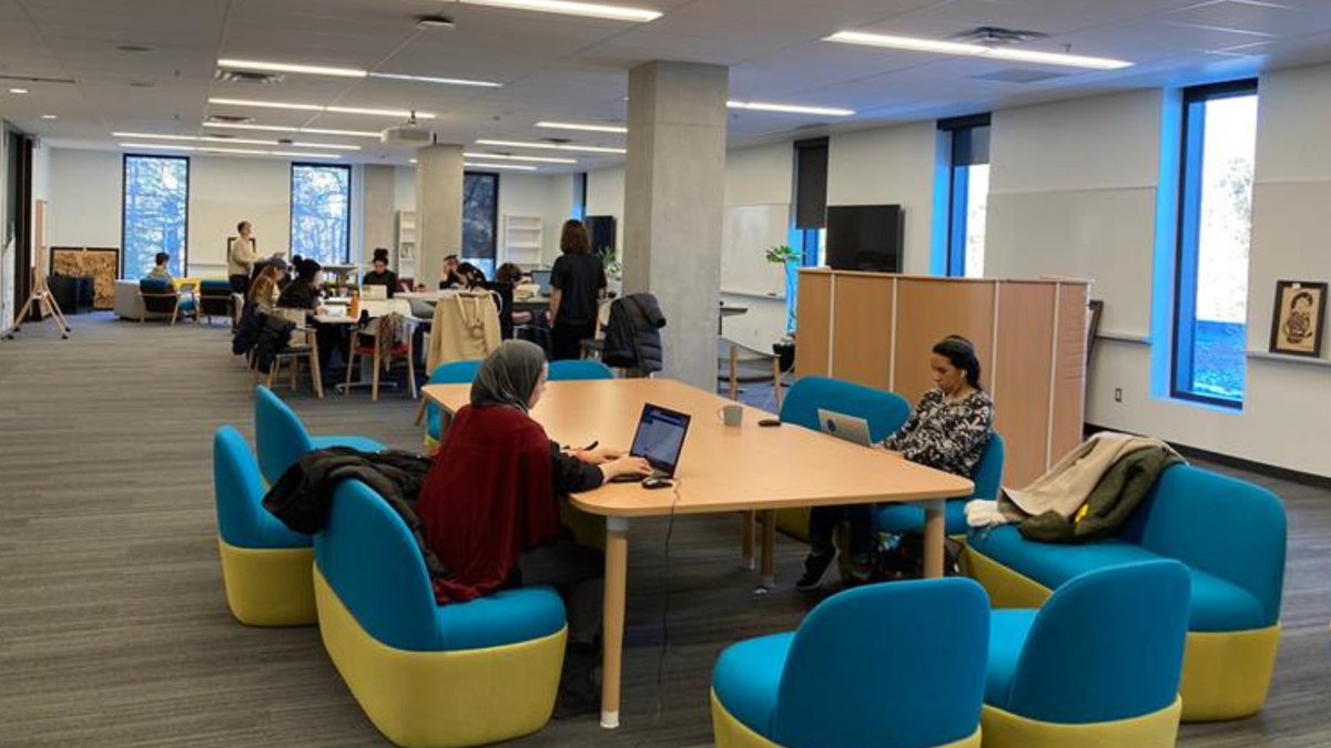 UTM_Research's tweet photo. We stopped in for Day Two of the CDRS Writing Bootcamp. Fresh coffee, dedicated writing time, and breaks with friends and colleagues go a long way to getting that project on track! 🙌 https://t.co/Mqi09sMr0c