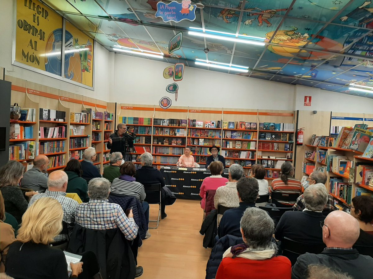 MariaTarga's tweet photo. Comença la presentació del llibre el futur de la Humanitat amb Eudald Carbonell a Tarragona. https://t.co/99gFWQm0r8