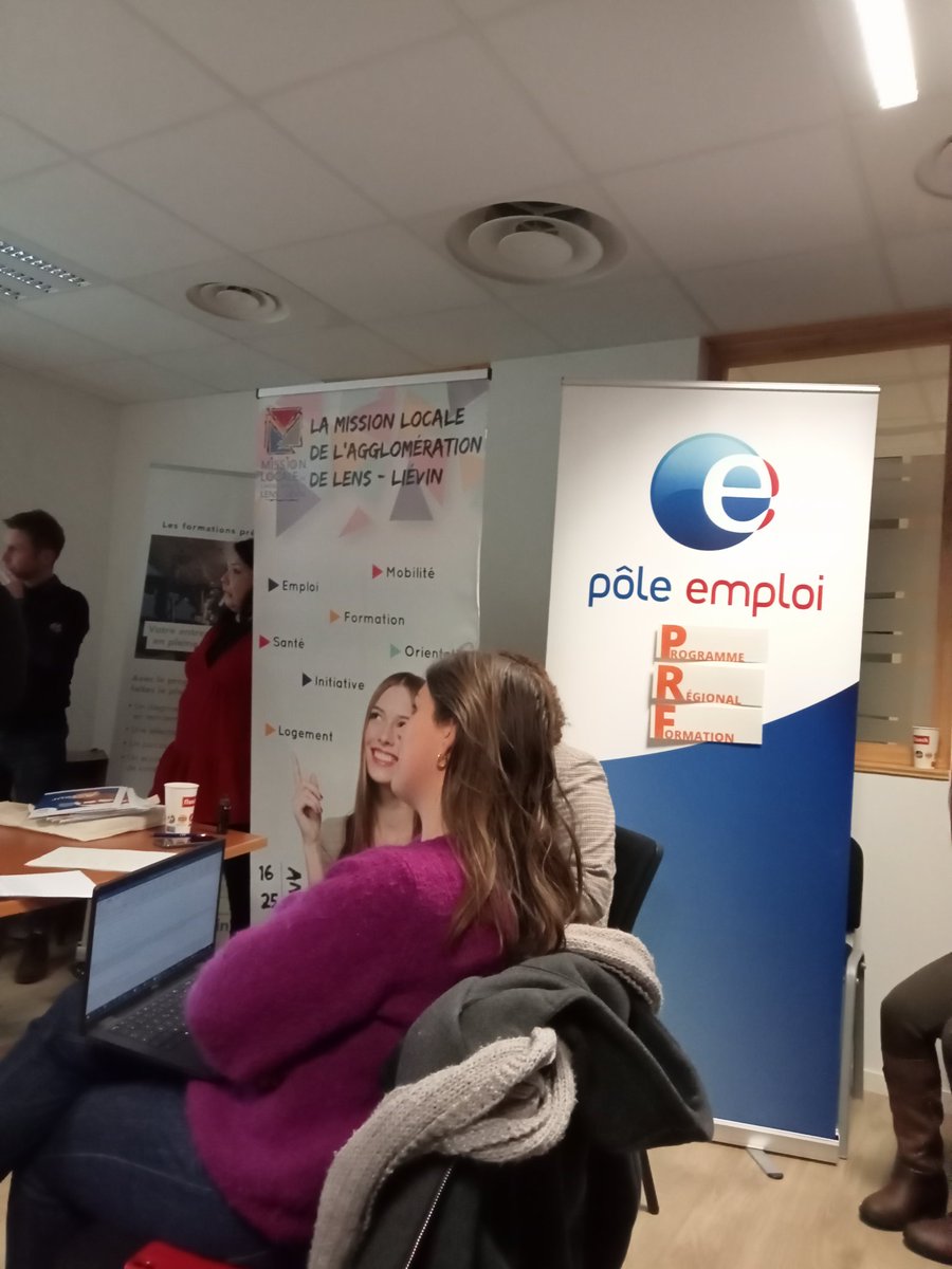 En direct du 2nd #ComitéIndustriels organisé au @pole_emploi Hénin ➡️ 7️⃣ #entreprises du territoire sont sensibilisées aux dispositifs de #formation dans les #metiers de l'#Industrie #afpr #afest #apprentissage 
<a href="/afpa/">afpa</a> <a href="/GretaNpdc/">GRETA du Nord Pas-de-Calais</a> <a href="/AfpiFormation/">AFPI Formation&Alternance</a> <a href="/hautsdefrance/">Région Hauts-de-France</a> 
#OnEstLaPourVous