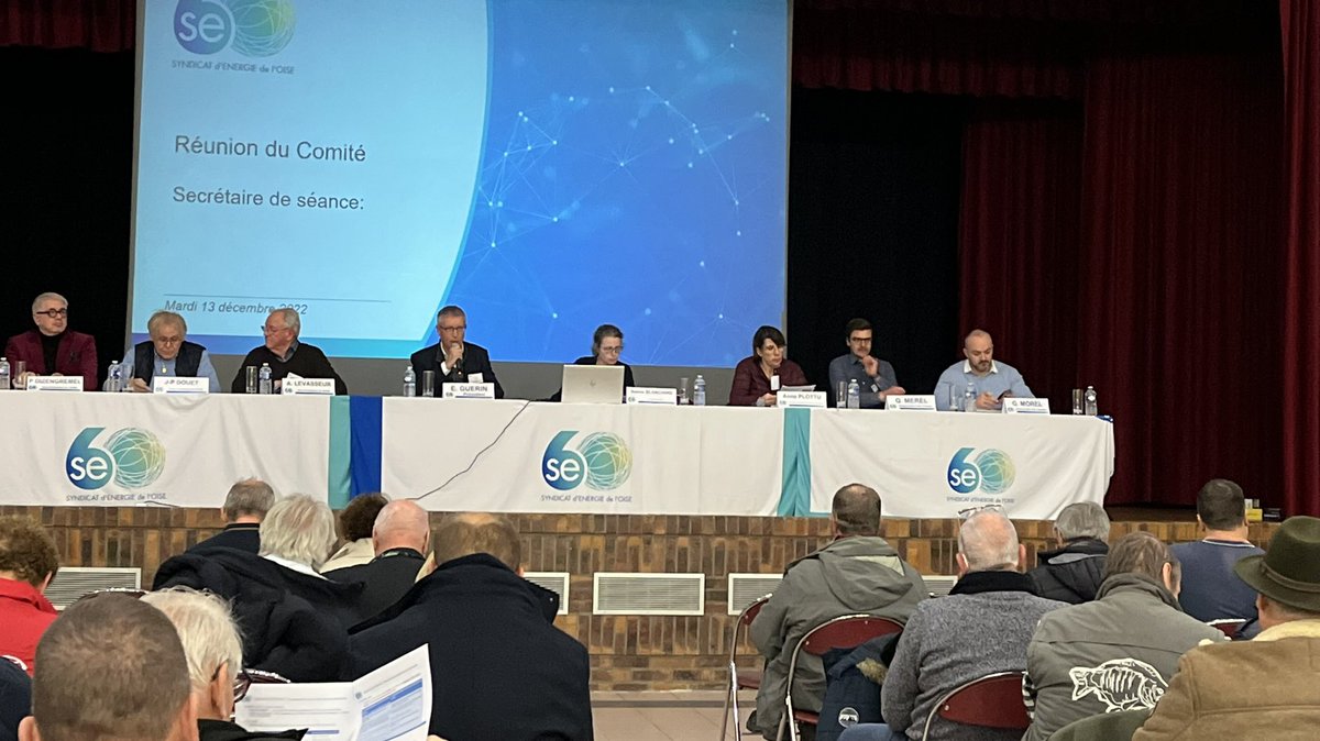 seoise's tweet photo. Dernier comité syndical du #SE60 de l’année :
✅ Groupement d’achat d’énergie
✅ Schéma Directeur en cours de finalisation 🚗⚡️
✅ Rapport de contrôle de la concession ⚡️
✅ Passage de l’hiver avec l’intervention @enedis_picardie https://t.co/yPLMqRvLWQ