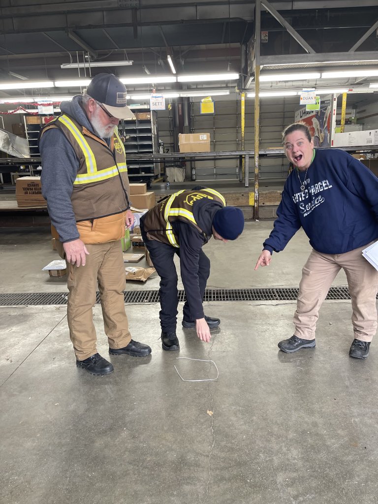 Renee Hamilton (@renee_hammy) on Twitter photo Raising awareness with the PVD drivers and the risk of hub snakes!
#NPCoordinatorChallenge
#staycalmhavefun
#PVDSafety <a href="/NP_UPSers/">Northern Plains</a> Raising awareness with the PVD drivers and the risk of hub snakes!
#NPCoordinatorChallenge
#staycalmhavefun
#PVDSafety <a href="/NP_UPSers/">Northern Plains</a>