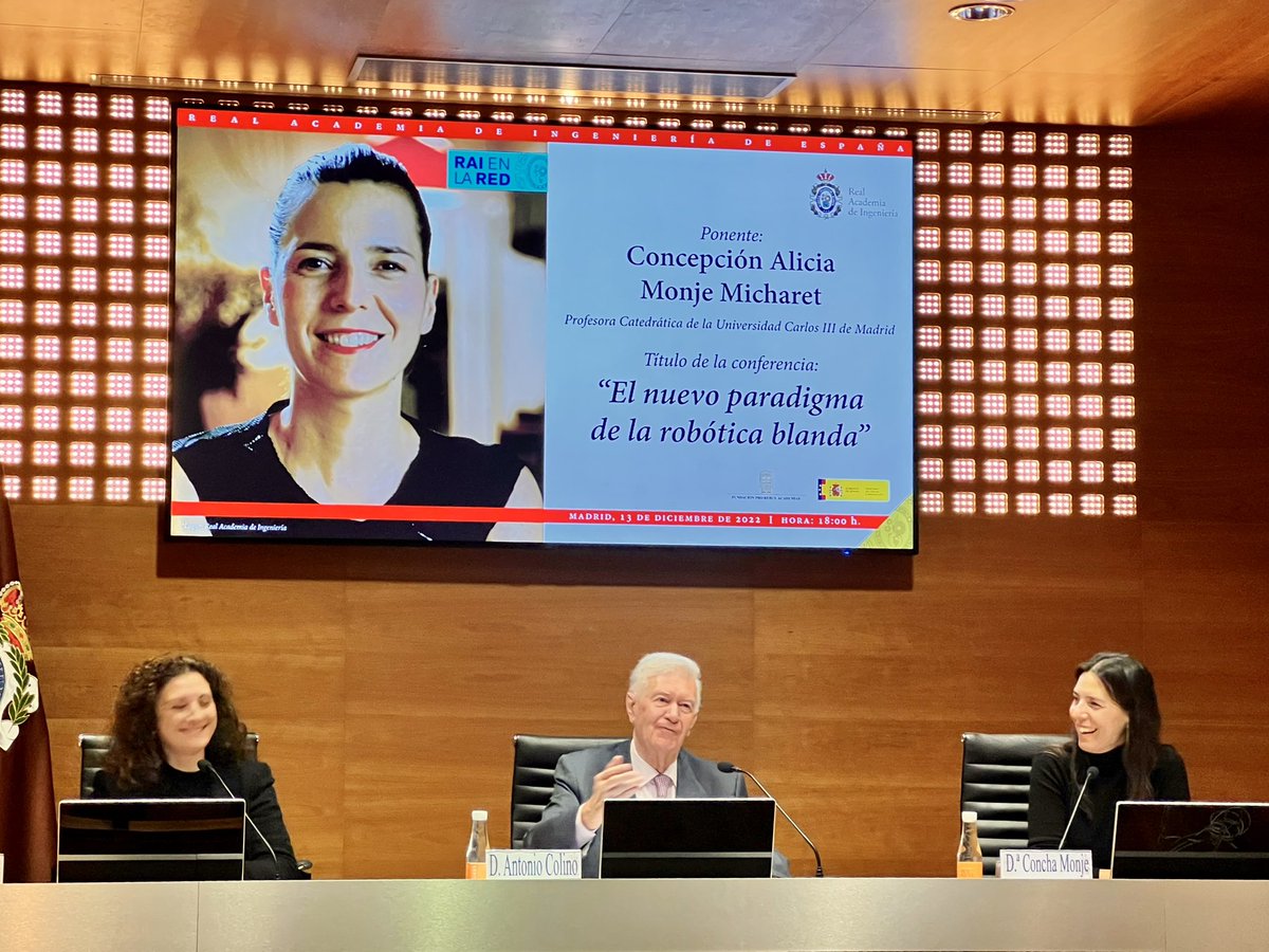 uc3mRoboticsLab's tweet photo. Nuestra compañera Concha Monje (@mecanohumano) presentado su Soft Robotics for Humanoids en la Real Academia de Ingenieria @RAI_Ingenieria @uc3mRoboticsLab @EPS_UC3M @uc3m https://t.co/3jNwojFaND
