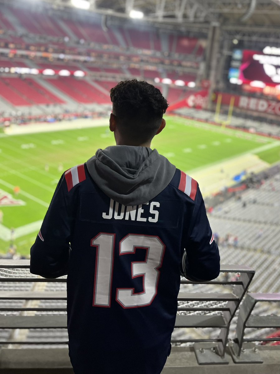 abeezysports's tweet photo. I know I’m a day late but … @Patriots WIN❤️💙

#FirstNFLGame #NEvsAZ https://t.co/C4M7glIEpb