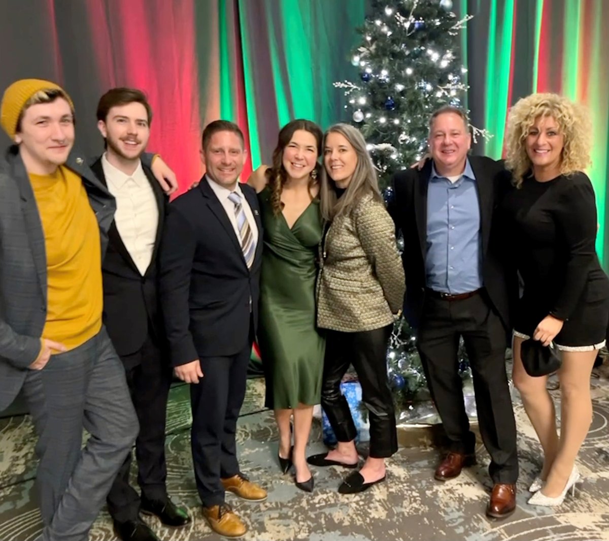 PaulDavisMSP's tweet photo. Twas a wonderful night at the CAI-MN Gala 2022!
With a few Difference Makers from our local office!
#ContinuousImprovement #WeArePaulDavis #FirstServeOthers https://t.co/m0rNbae43b