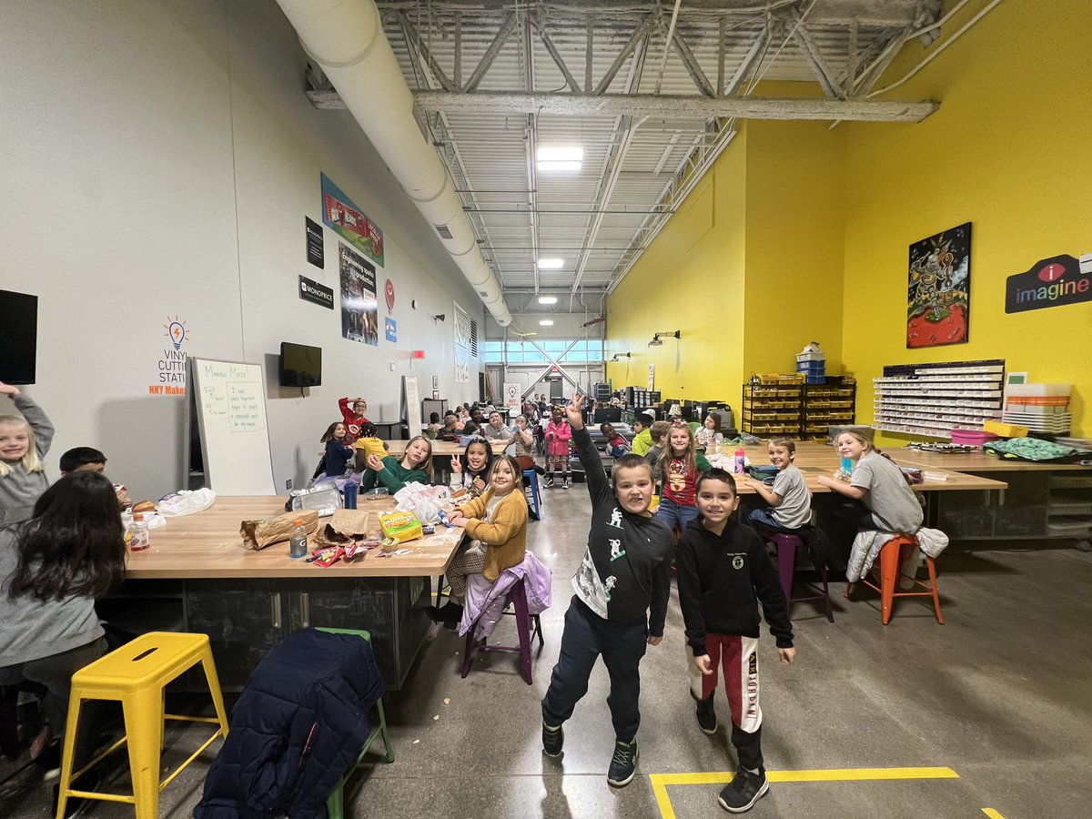 Haleighmcn2005's tweet photo. Today the NKY Makerspace invited over some friends from Yealey Elementary in the 2nd grade! These students had a blast working with ozobots, lego mazes, and creating their own reindeers! @IgniteAtRIC @nkymakerspace @JeromeGels @leahbjefferson #FutureEducator @YealeyBobcats https://t.co/ipD1GPL3kq