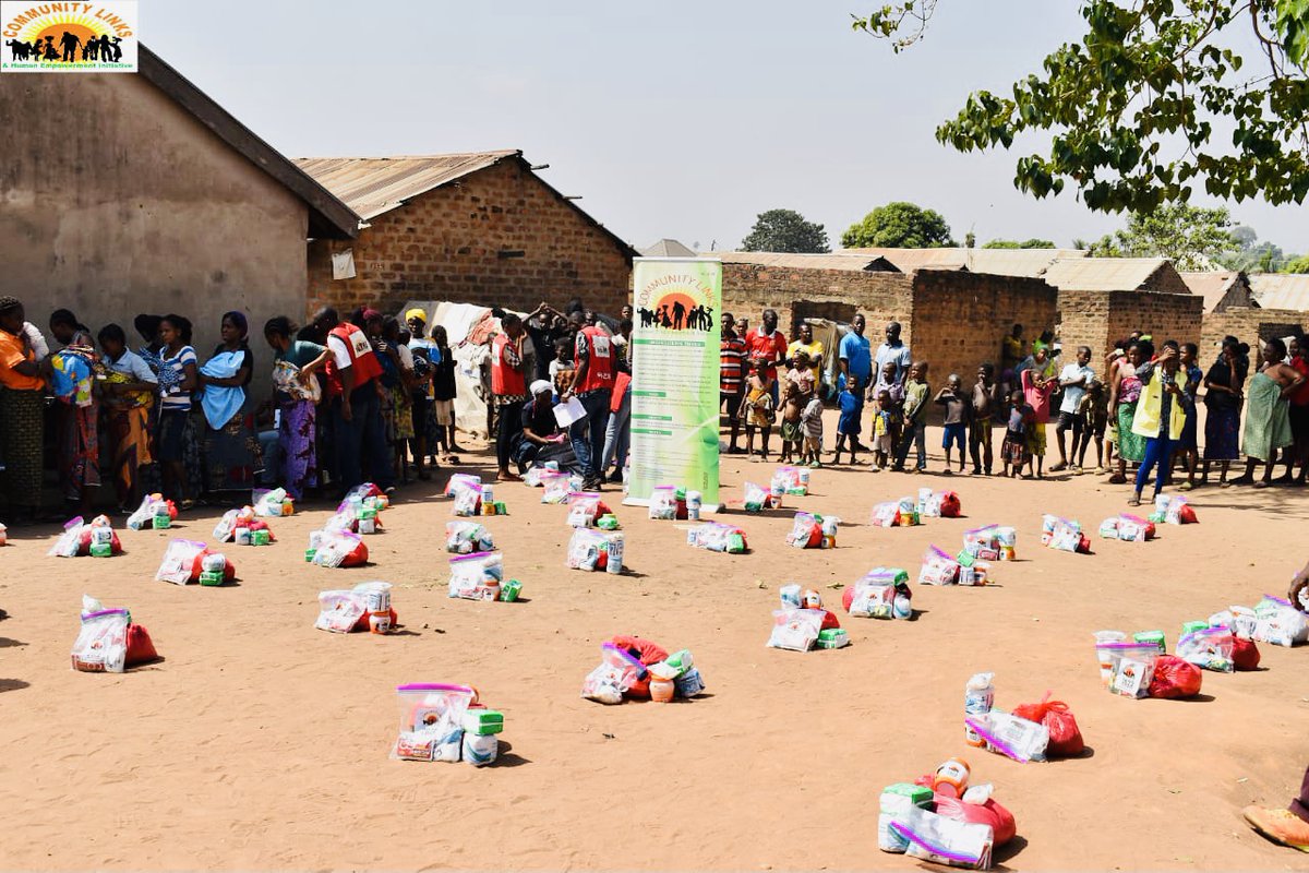 LinksNig's tweet photo. #CLHEI
#ChristmasKitchen2022

Earlier today, CLHEI reached out to 150 lactating mothers and children drawn from Nepa Quarters &amp; Baka IDP Camps respectively in the spirit of Christmas in Makurdi, Benue State. 

Below are picture excerpts! https://t.co/jE9LLzn09k