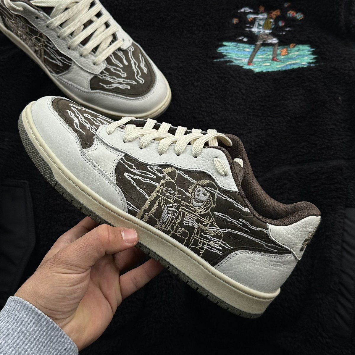 derschutze tweet media