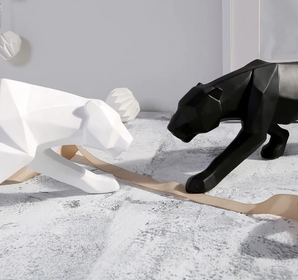 VuinicaHome's tweet photo. https://t.co/8DPNnTP1gn

Panther Statue Figurine Home Decor #blackandwhite #panther #leopard #statues #modernhomedecor #luxuryhome #figurines #matteblack #smallbusiness #homedecor https://t.co/1kyeVx9itB