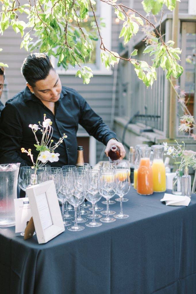 seacorpcater's tweet photo. At ARISTA, we help you celebrate life. Let us focus on your catering needs, so that you can get back to focusing on the little things in life. 💛

https://t.co/fxBiPxO1j6

📸: @stormypetersonphotography 
#aristacatering #seattlecatering #celebration #corporateevents https://t.co/1mMU29vuNH